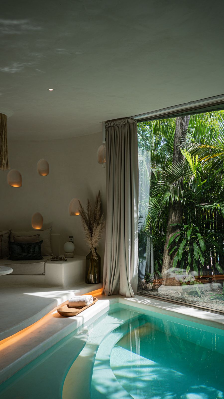 Spa suite with private pool